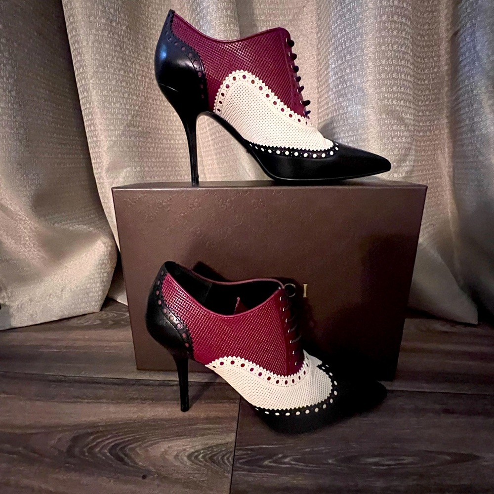 Gucci Wing Tip heels